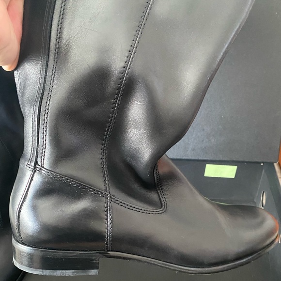 Gently used Kenneth Cole knee high boot. Comfortably fits an 14’ calf. - Picture 7 of 9